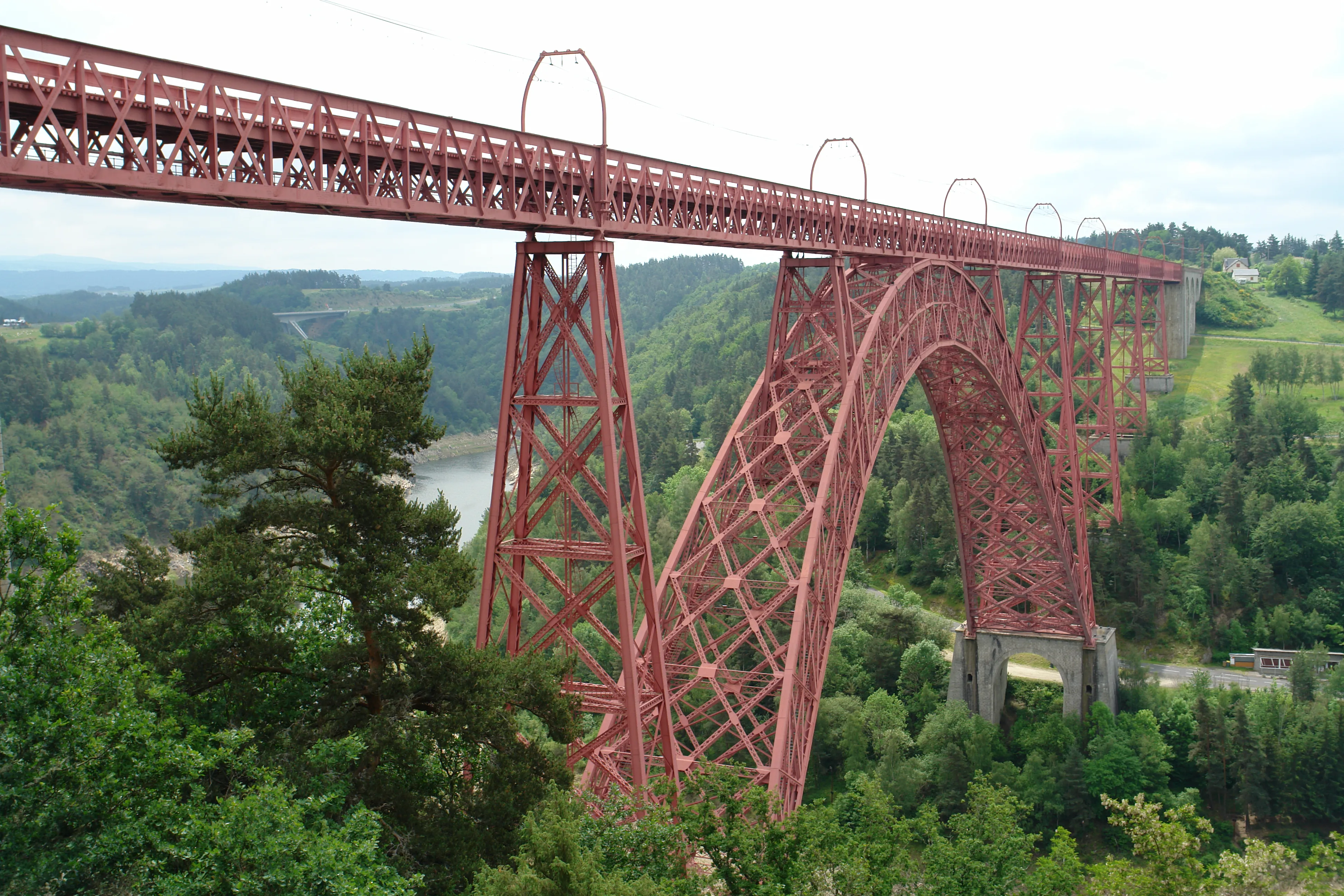 The_Garabit_Viaduct,_2007,_Cantal,_Auvergne,_France-1